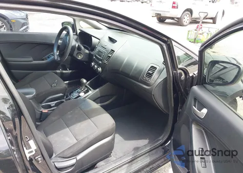 2017 Kia Forte Lx z USA, uszkodzony, nr VIN 3KPFK4A76HE145621